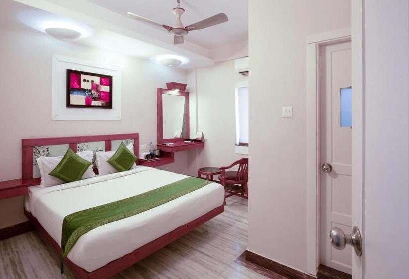 Hotel Treebo The Qasr