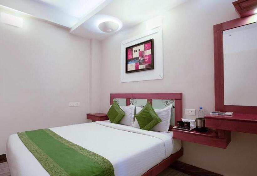 Hotel Treebo The Qasr