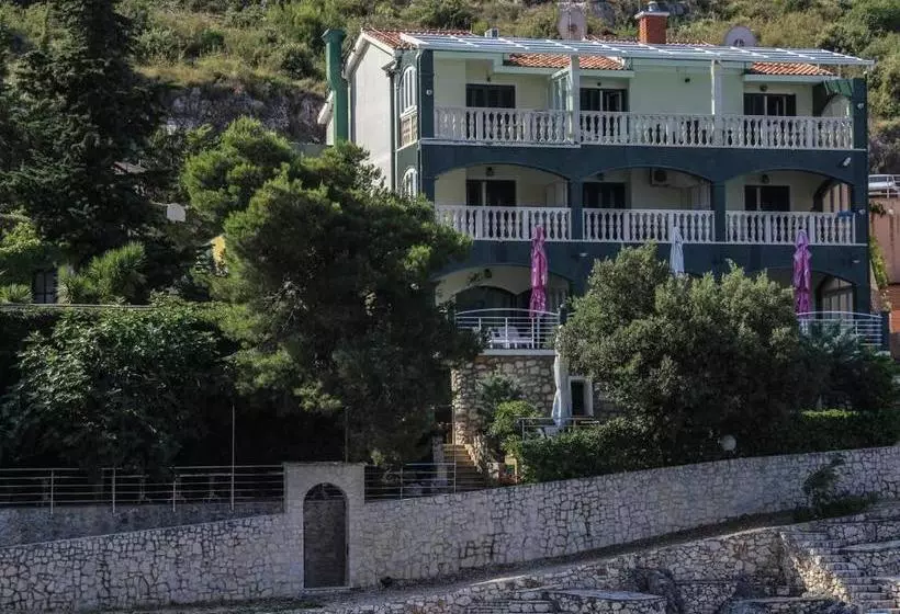 ホテル Villa Bilo