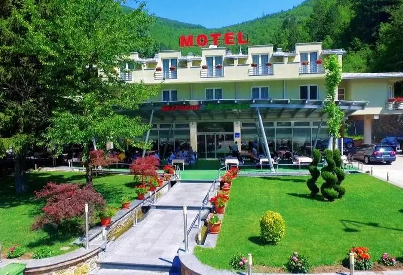 Motel Maksumić