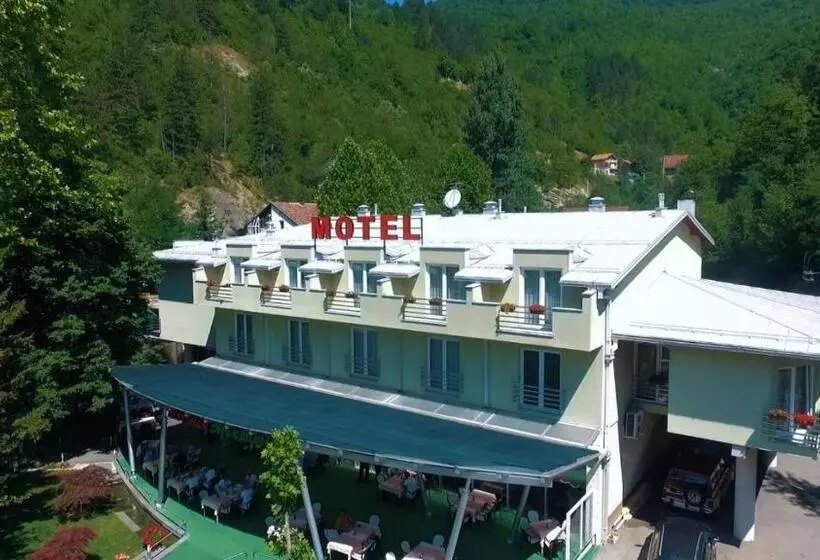 Motel Maksumić