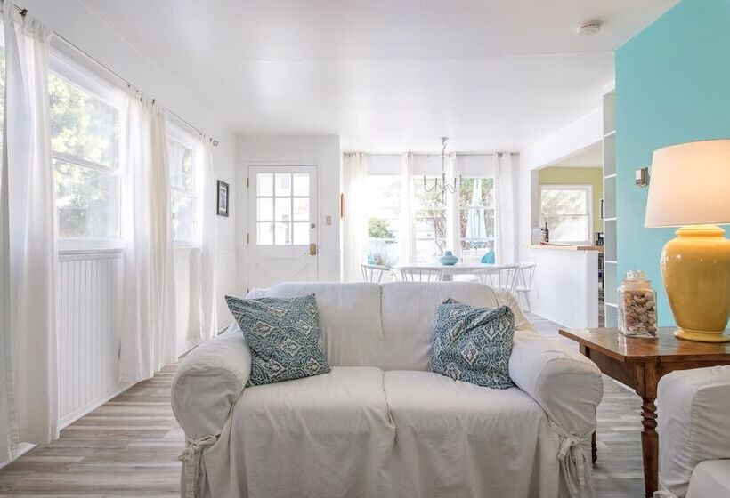 Ventura Beach Cottage