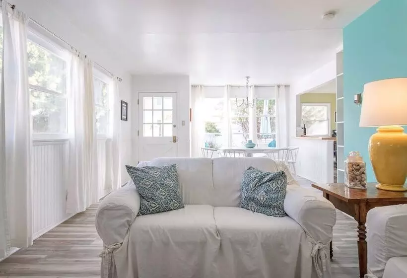 Ventura Beach Cottage
