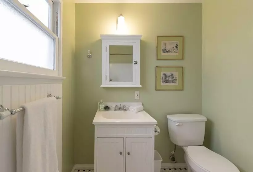 Ventura Beach Cottage