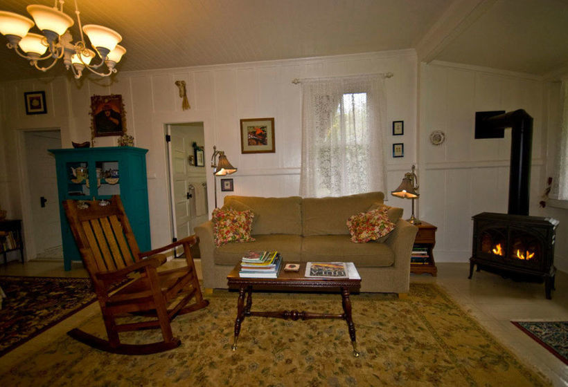 Volcano Teapot Cottage