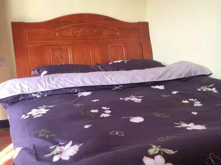 Yatou Bamboo House   Hostel