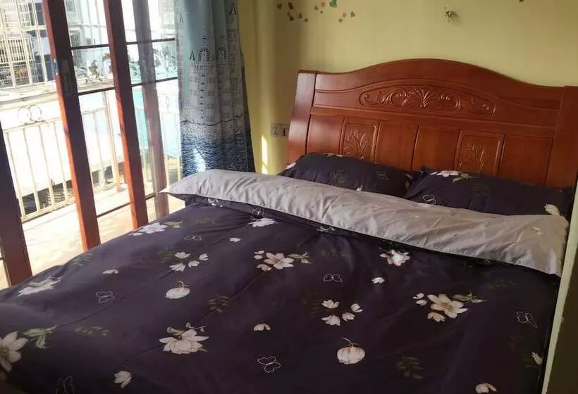 Yatou Bamboo House   Hostel