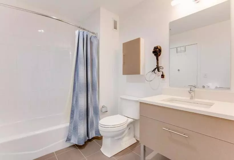 Global Luxury Suites At Kendall East