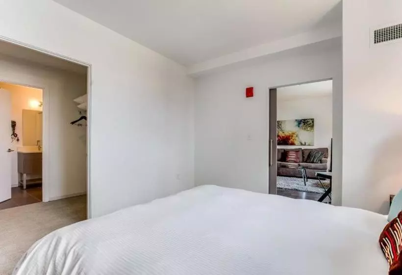 Global Luxury Suites At Kendall East