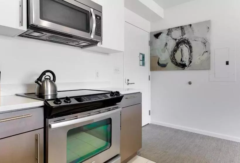 Global Luxury Suites At Kendall East