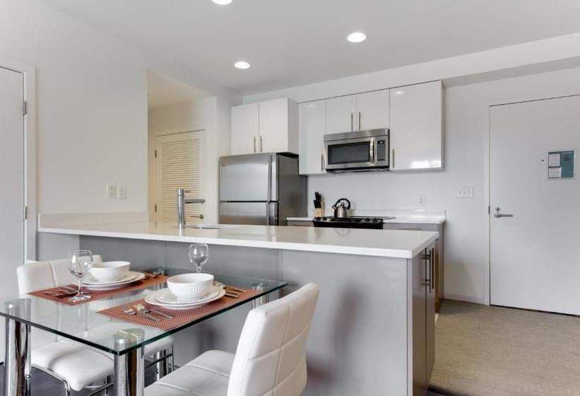 Global Luxury Suites At Kendall East