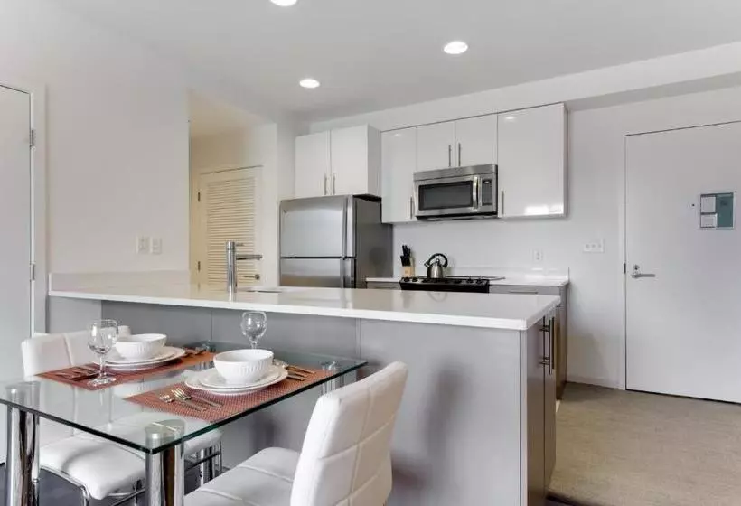 Global Luxury Suites At Kendall East