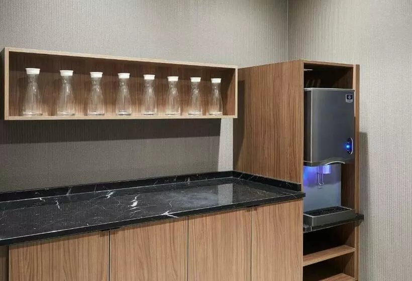 Ac Hotel By Marriott Minneapolis West End