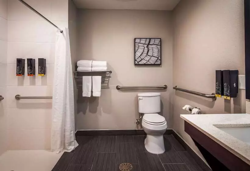 Hotelli Best Western Plus Bay City Inn & Suites