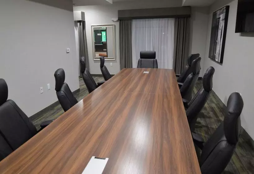 Hotelli Best Western Plus Bay City Inn & Suites