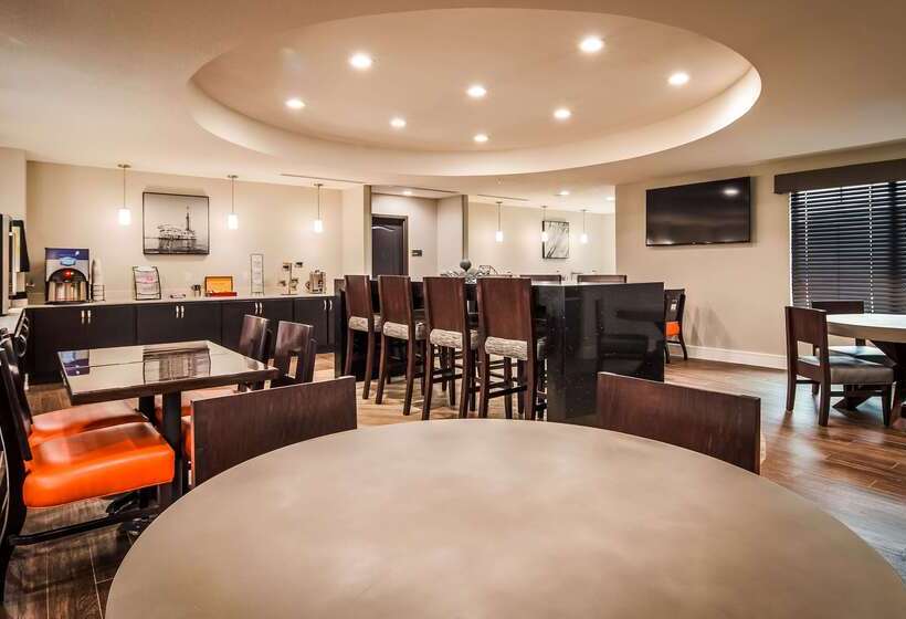 Отель Best Western Plus Bay City Inn & Suites