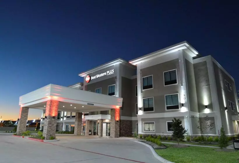Hotelli Best Western Plus Bay City Inn & Suites