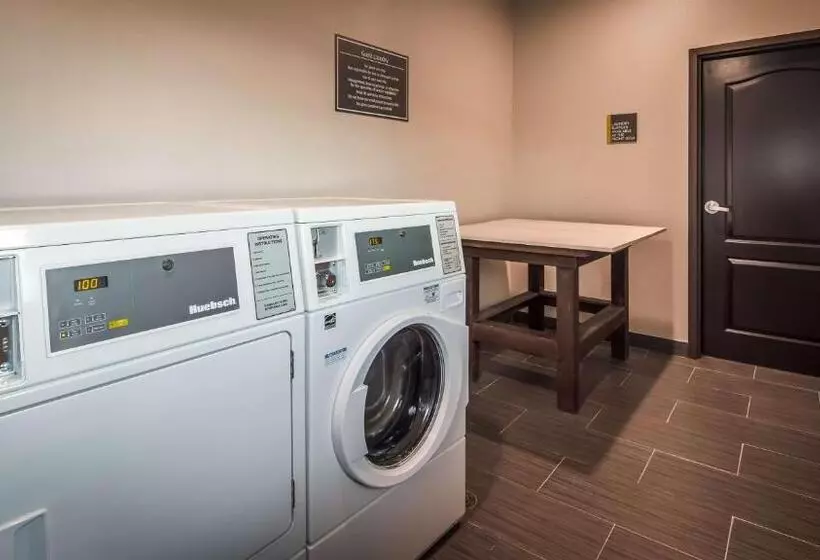 Hotelli Best Western Plus Bay City Inn & Suites