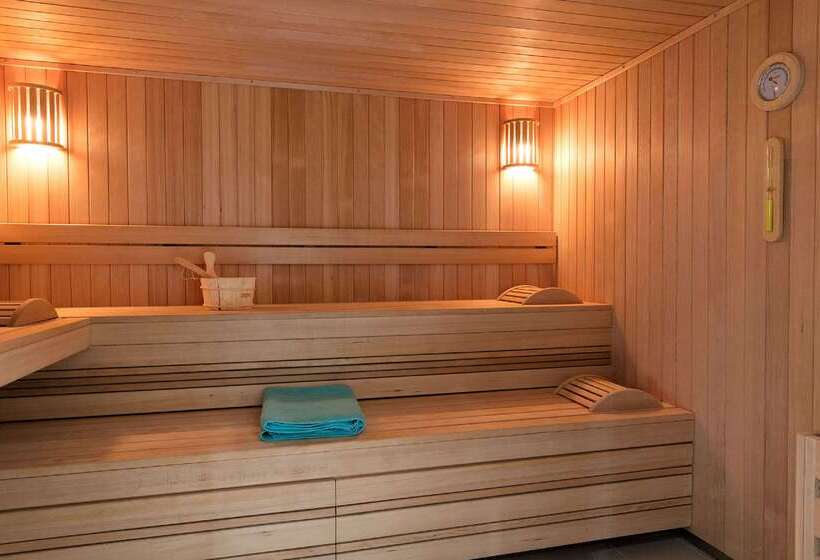 هتل Best Western Plus Hôtel Escapade Senlis