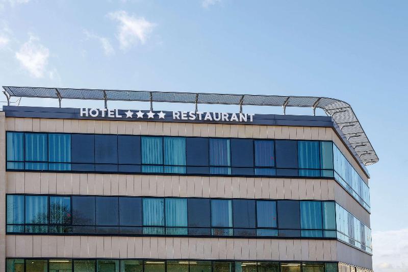 هتل Best Western Plus Hôtel Escapade Senlis