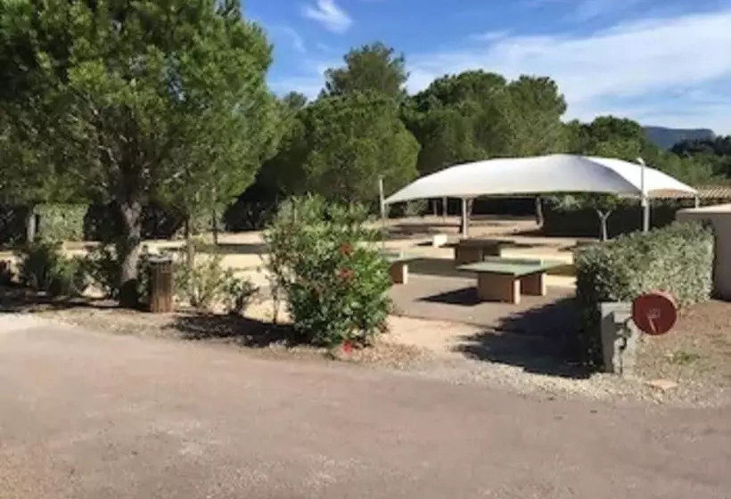 ホテル 3 Bedroom Chalets Camping Leï Suves   Joycasa