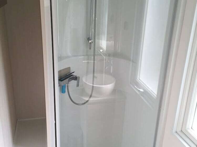 酒店 3 Bedroom Chalets Camping Leï Suves   Joycasa