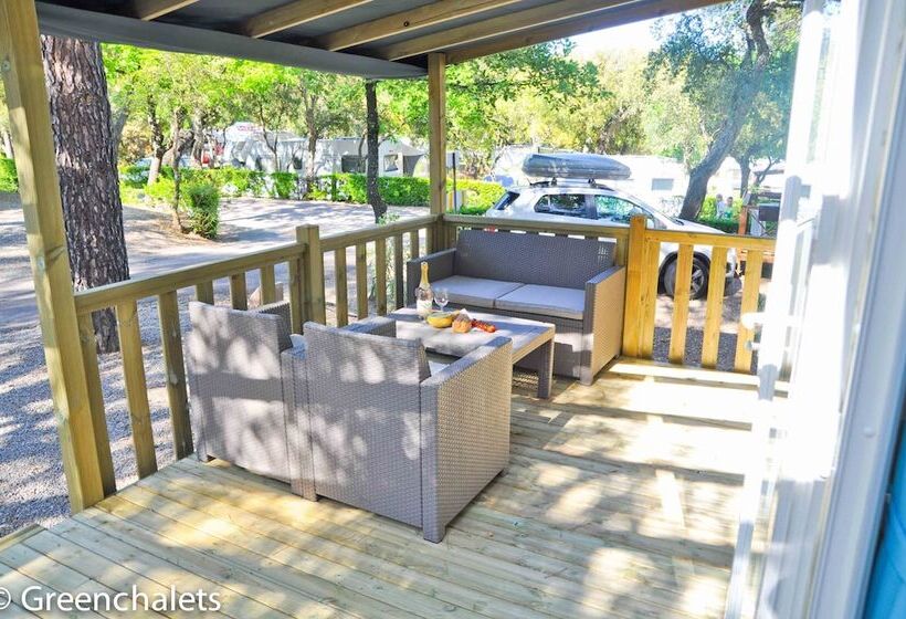 酒店 3 Bedroom Chalets Camping Leï Suves   Joycasa