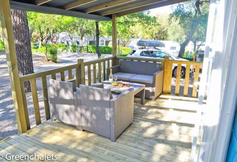 ホテル 3 Bedroom Chalets Camping Leï Suves   Joycasa