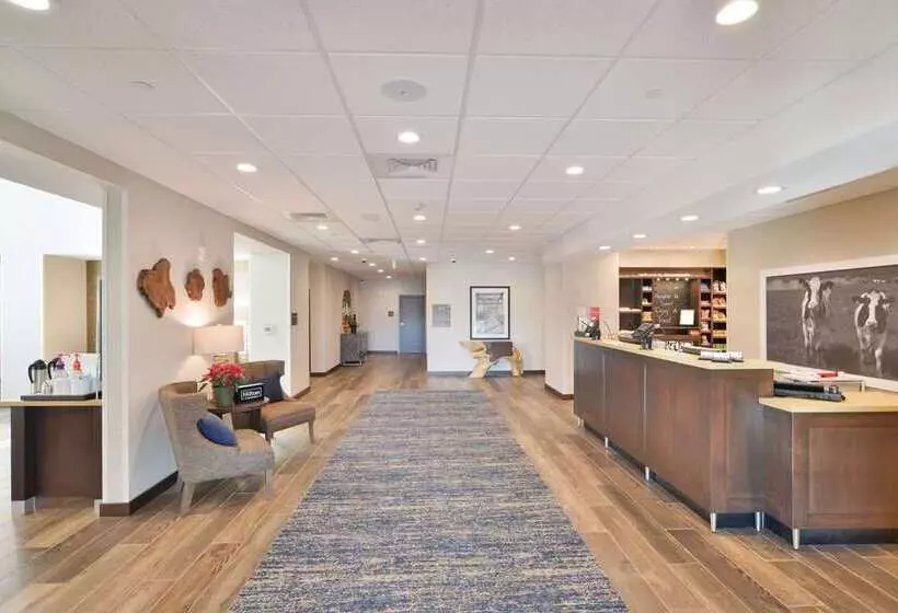 ホテル Hampton Inn & Suites Menomonie Uw Stout