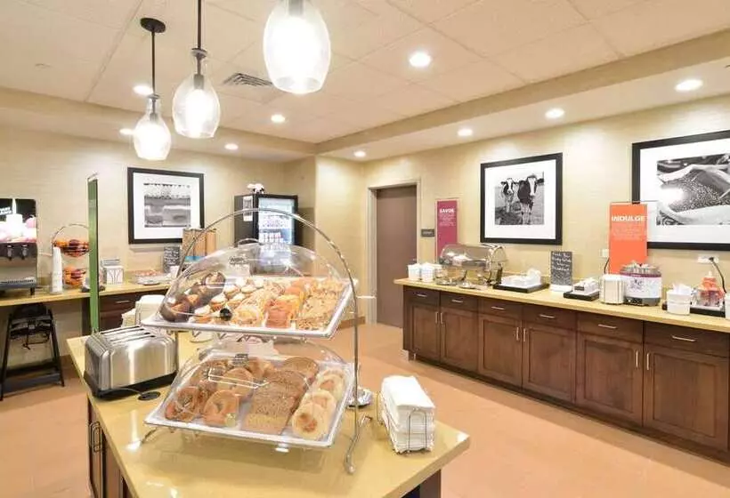 ホテル Hampton Inn & Suites Menomonie Uw Stout