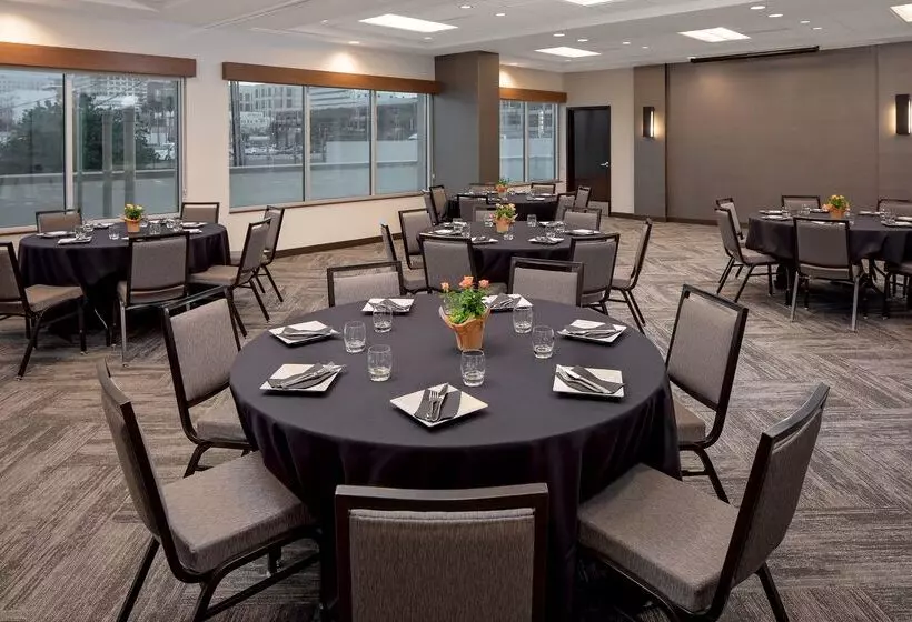 هتل Hyatt Place Glendale/los Angeles