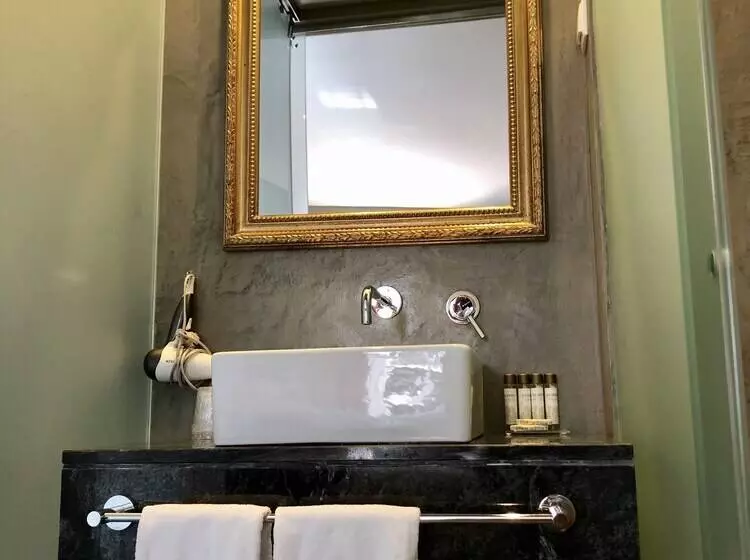 Dalma Old Town   Castelo