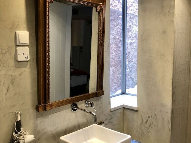 Dalma Old Town   Castelo