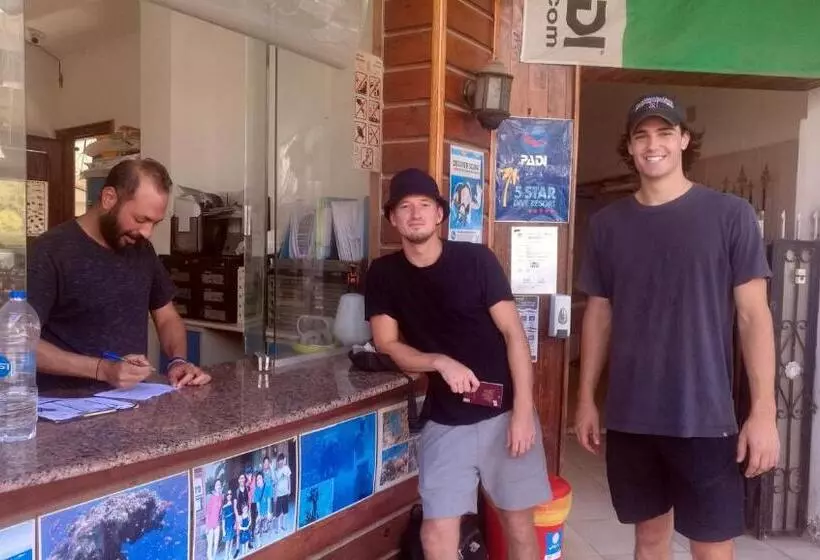Deep Blue Divers Hostel Dahab