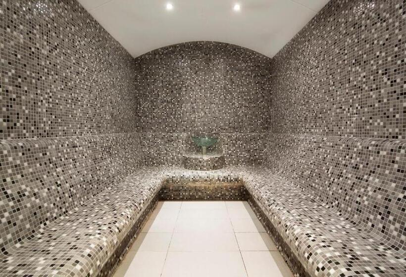 Euphoria Palm Beach Resort