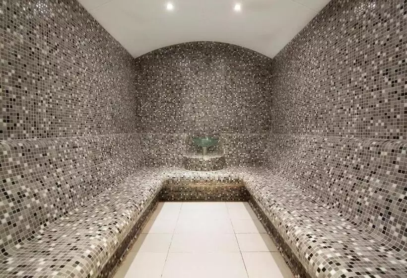 Euphoria Palm Beach Resort