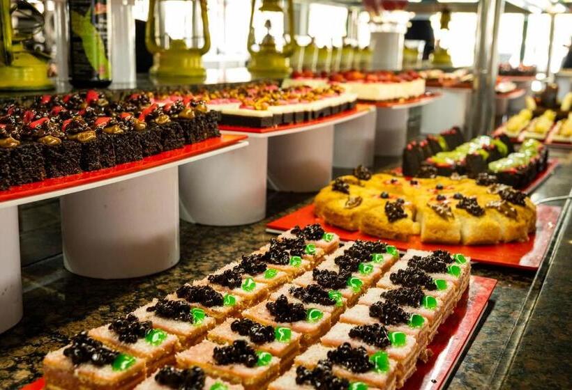 Euphoria Palm Beach Resort