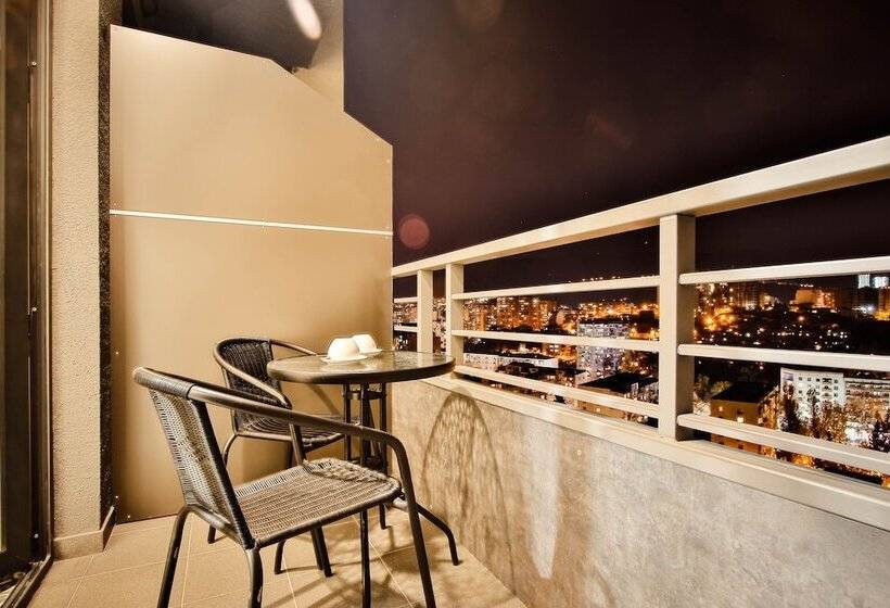 هتل Ameri Plaza Tbilisi