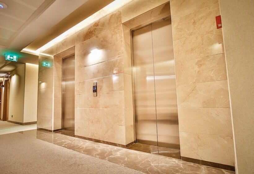 هتل Ameri Plaza Tbilisi