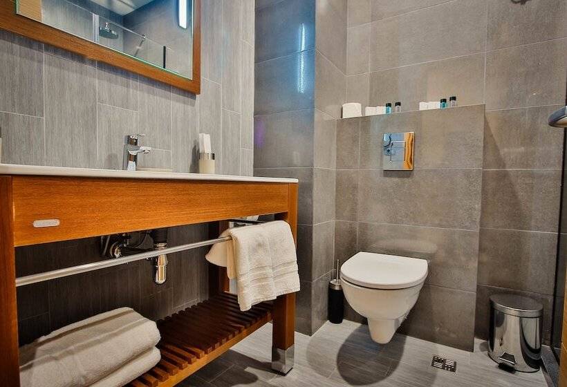 هتل Ameri Plaza Tbilisi