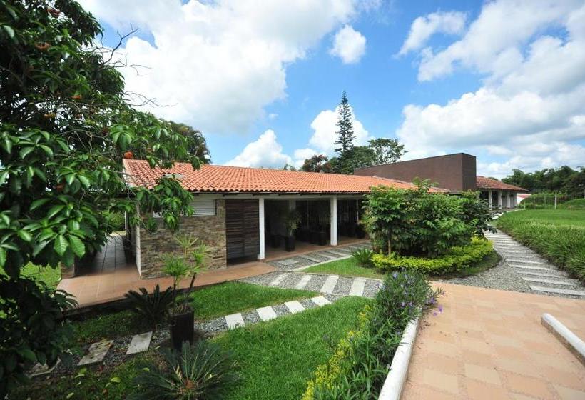 هتل Campestre Los Lagos