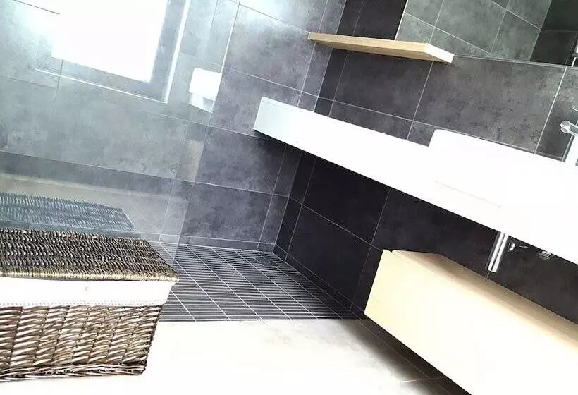 هتل Choisy Les Bains