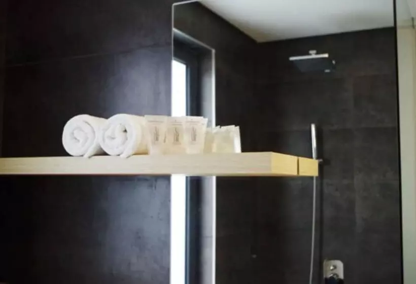 هتل Choisy Les Bains