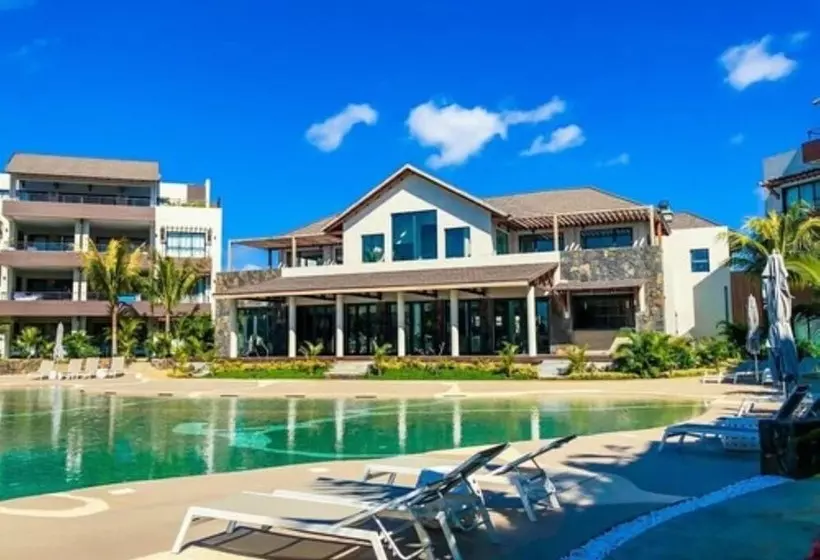 هتل Choisy Les Bains