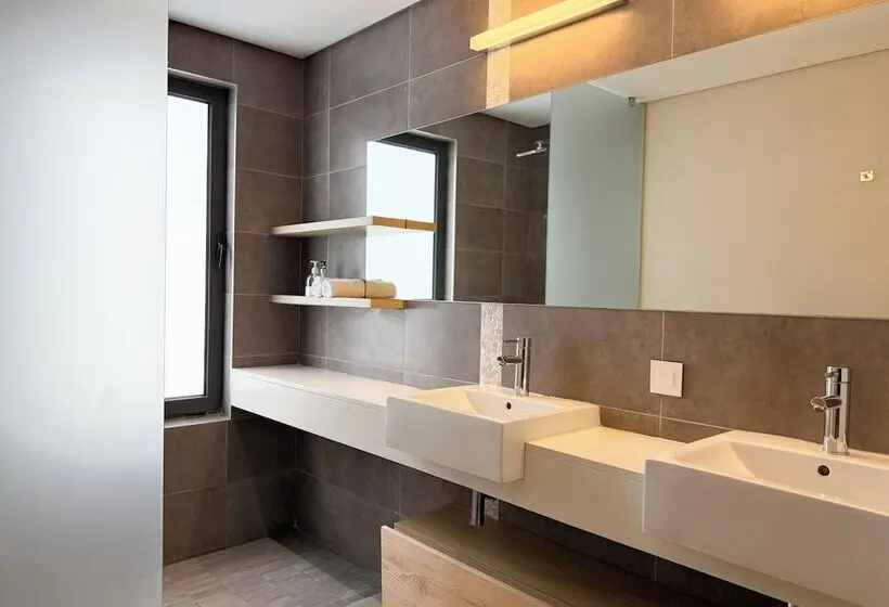 هتل Choisy Les Bains