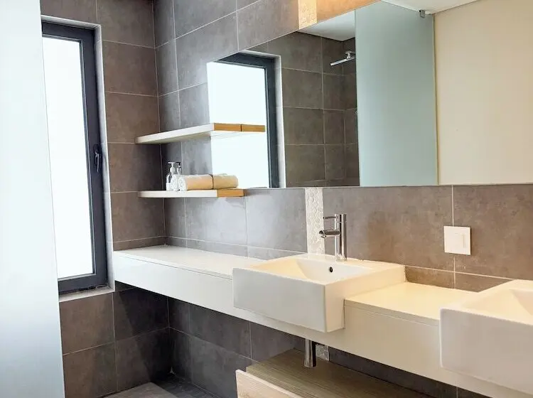 هتل Choisy Les Bains