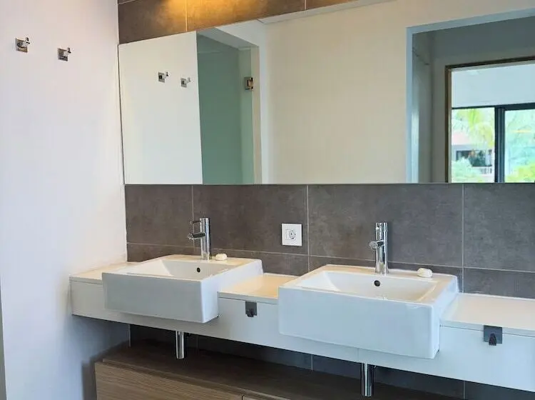 هتل Choisy Les Bains