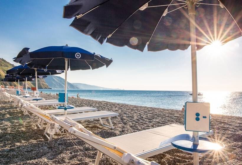 هتل Th Gioiosa Mare   Capo Calavà Village