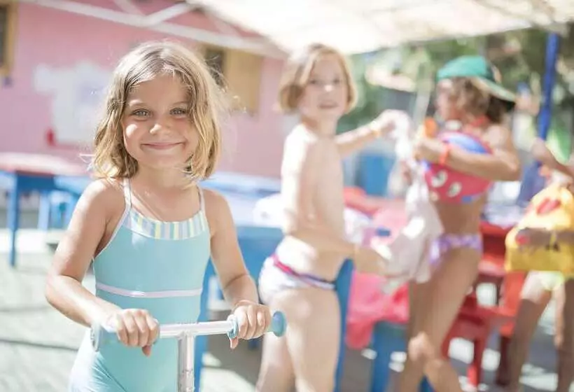 Hotelli Th Gioiosa Mare   Capo Calavà Village