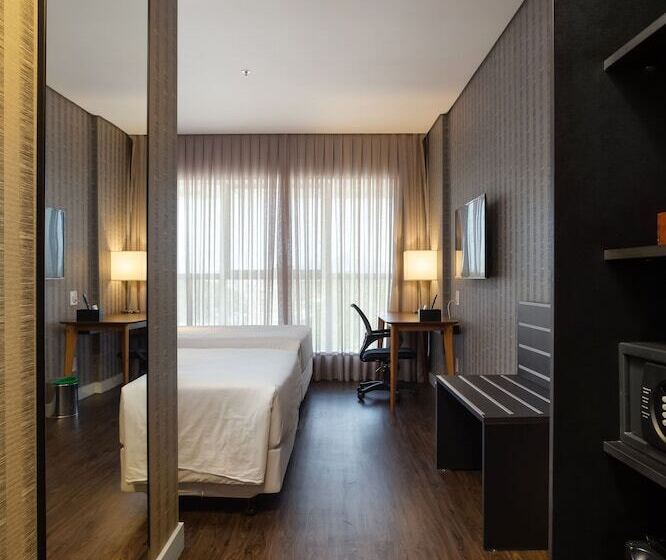 ホテル Hilton Garden Inn Itajai Praia Brava